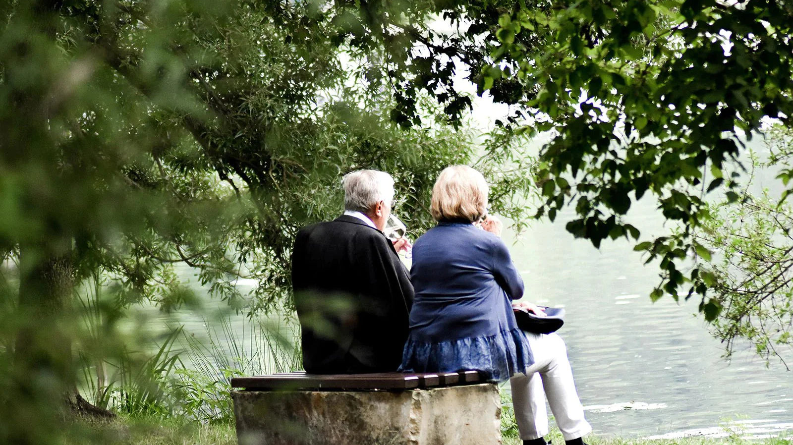 Caring for a Loved One with Incontinence Caused by Alzheimer's - QuickChange Men's Incontinence Wrap Australia